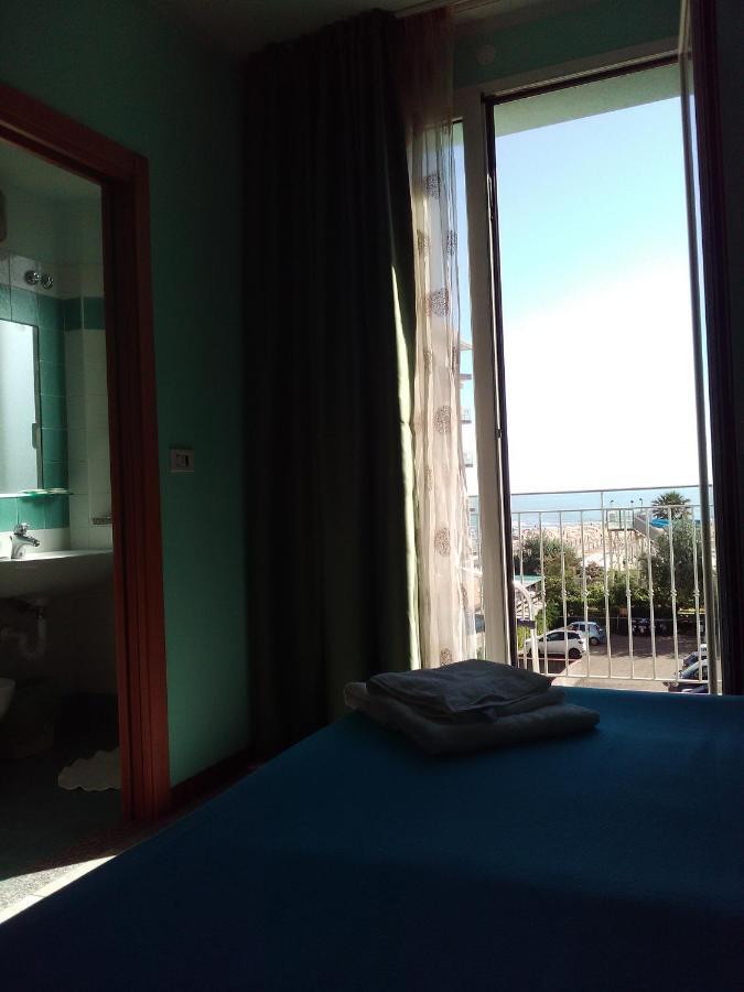 Hotel Blue Moon Rimini Luaran gambar