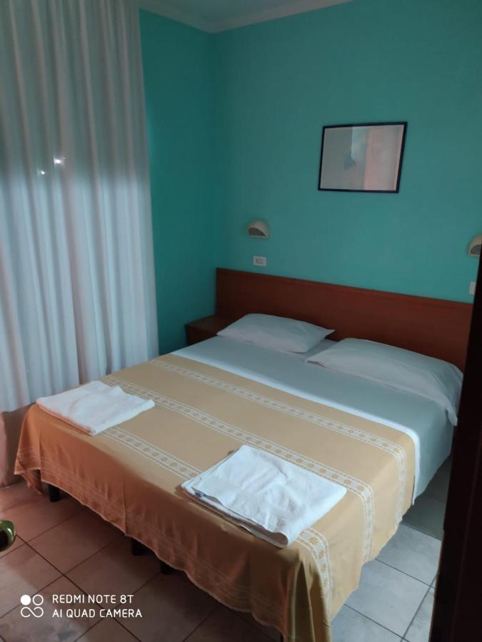 Hotel Blue Moon Rimini Luaran gambar