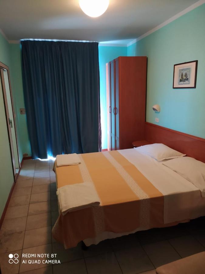 Hotel Blue Moon Rimini Luaran gambar