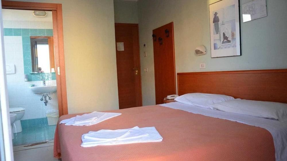 Hotel Blue Moon Rimini Luaran gambar