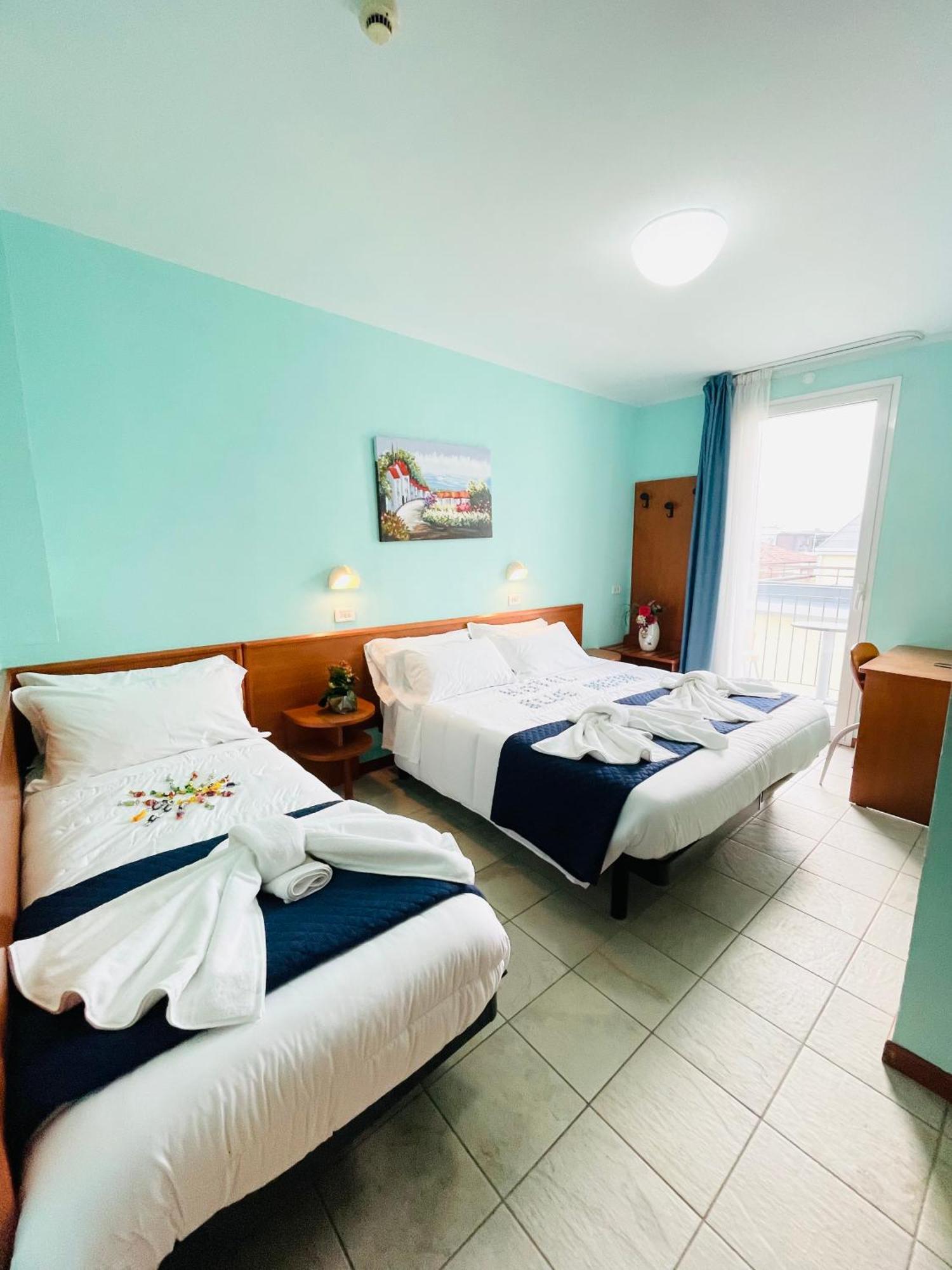 Hotel Blue Moon Rimini Luaran gambar