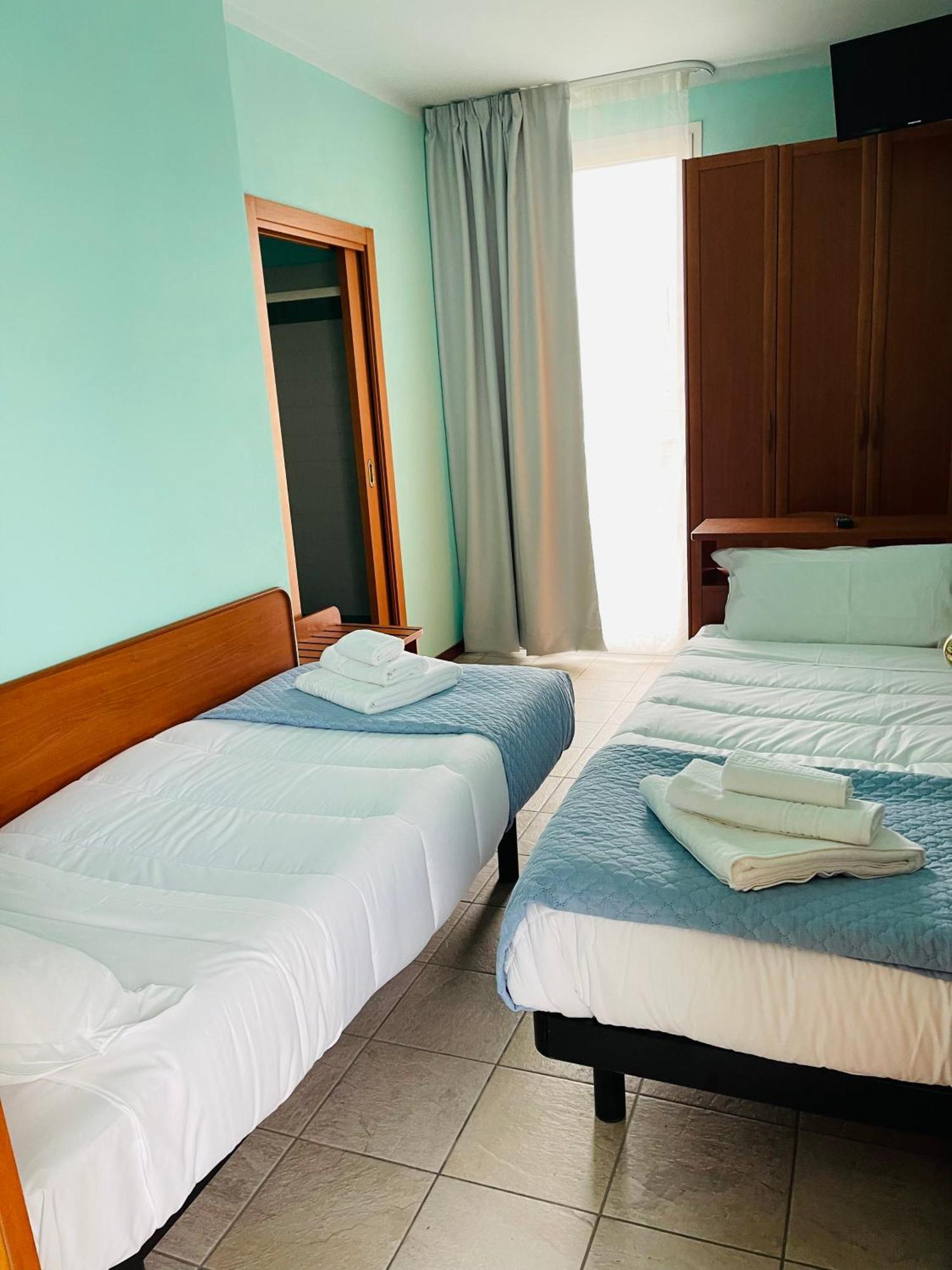 Hotel Blue Moon Rimini Luaran gambar