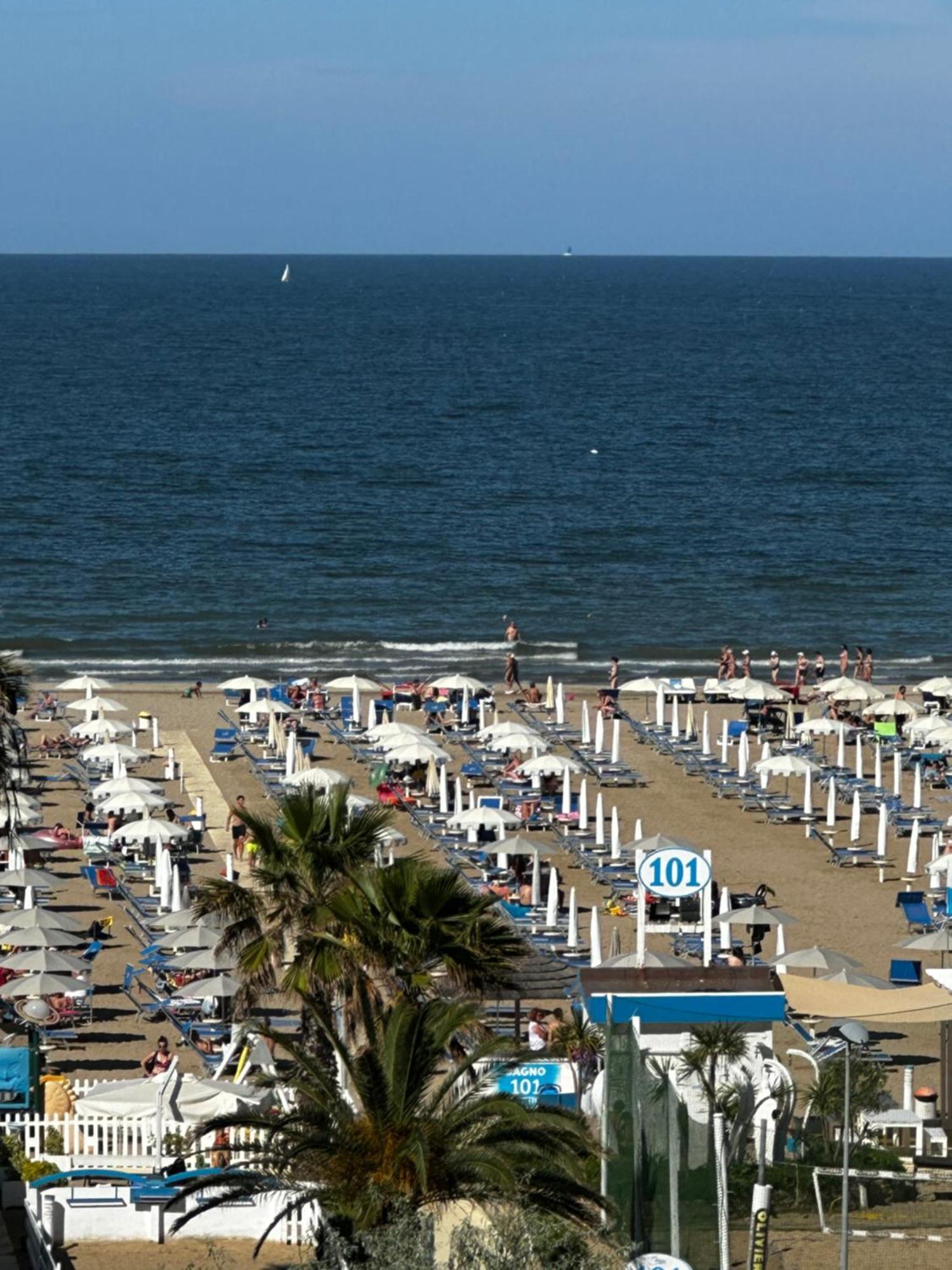 Hotel Blue Moon Rimini Luaran gambar