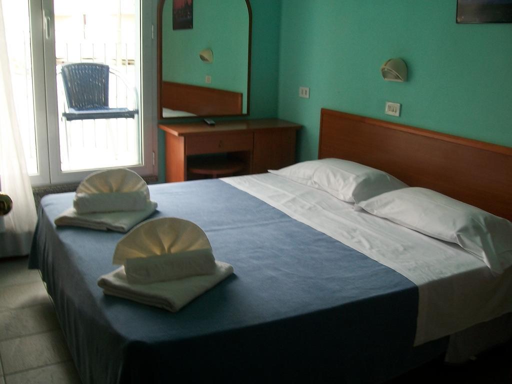 Hotel Blue Moon Rimini Luaran gambar
