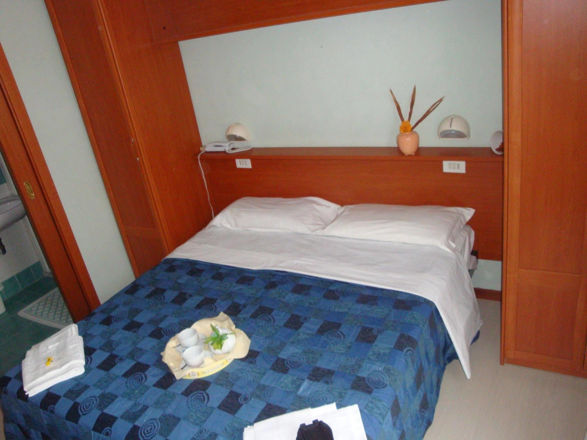 Hotel Blue Moon Rimini Luaran gambar